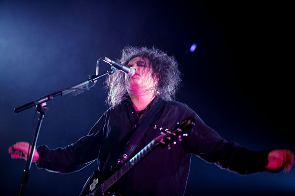 thecure1[1].jpg